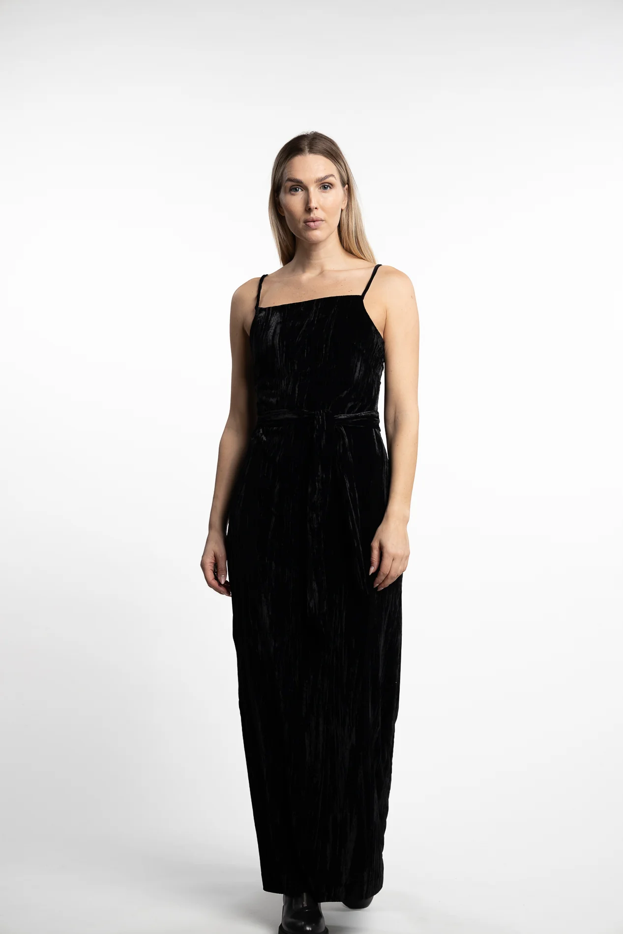 Cygnet Velvet Dress- Black - Image 5
