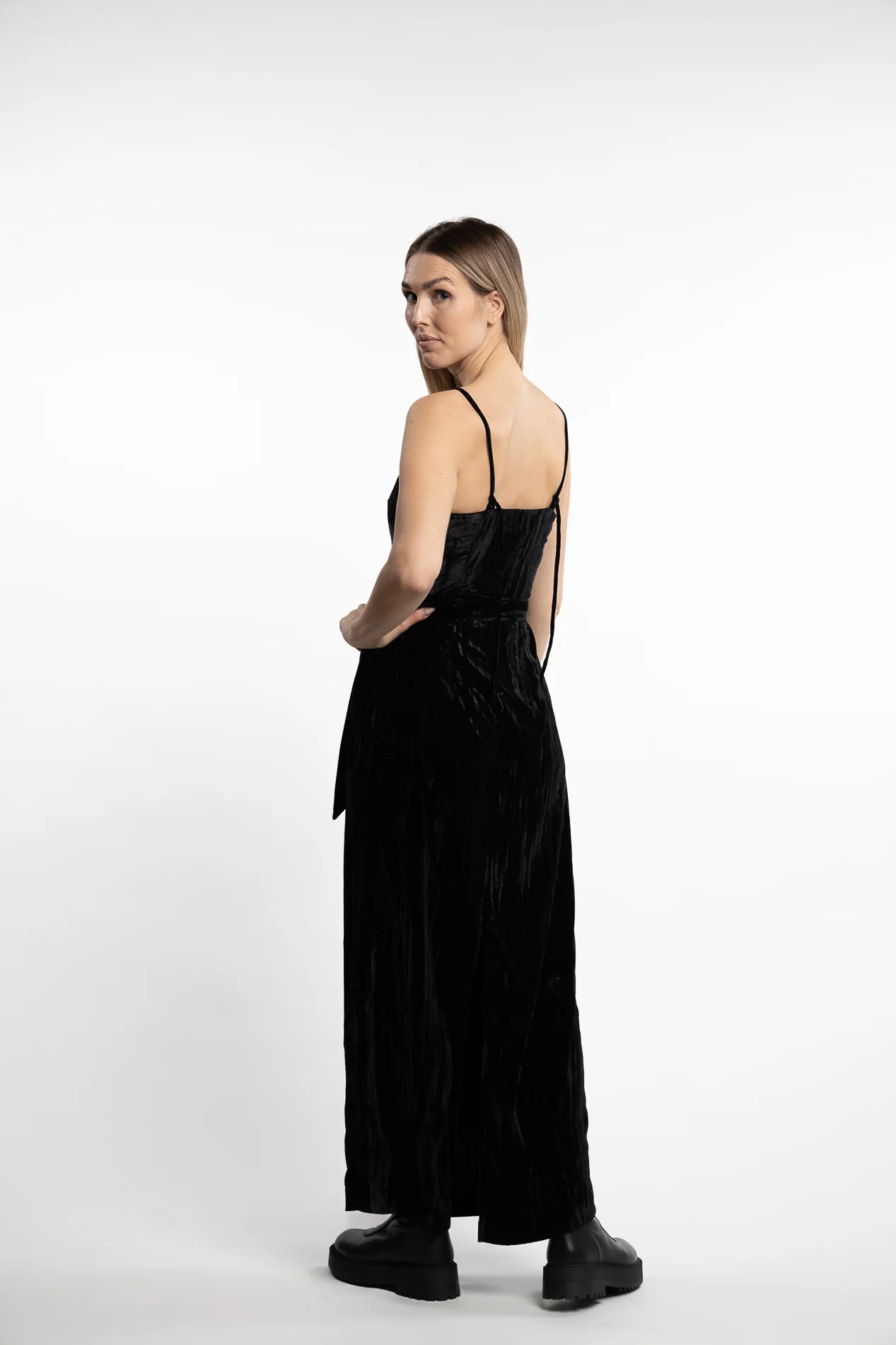 Cygnet Velvet Dress- Black - Image 7