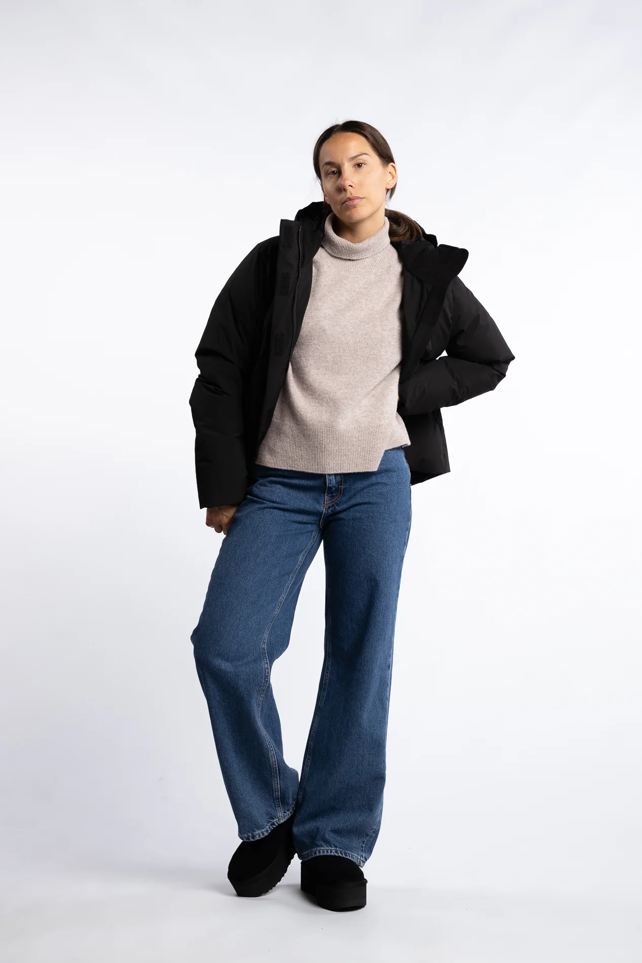 Besseggen Light Short Jkt - Black - Image 6