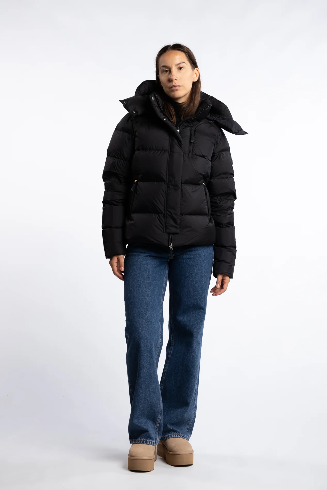 Stella - Black - Image 4