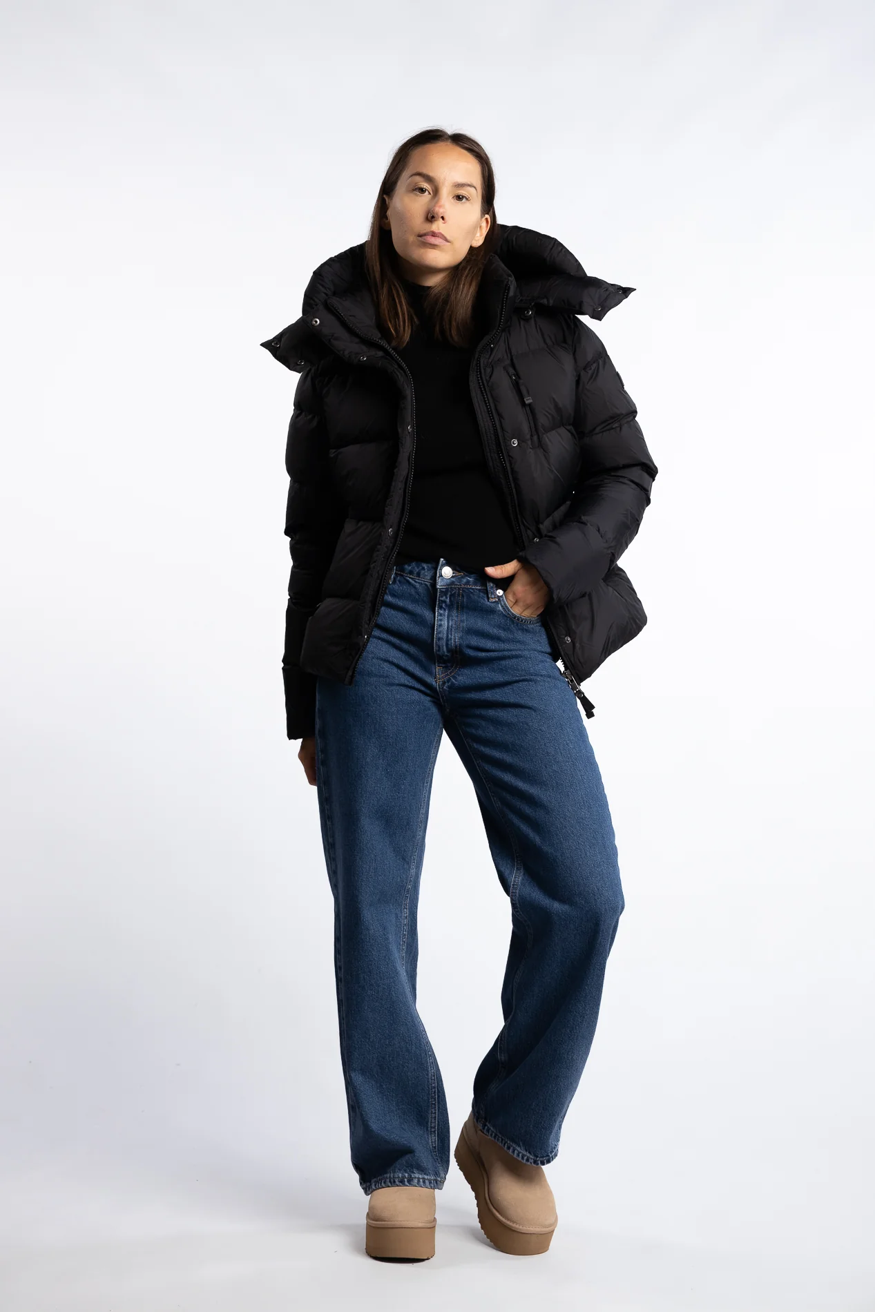 Stella - Black - Image 6