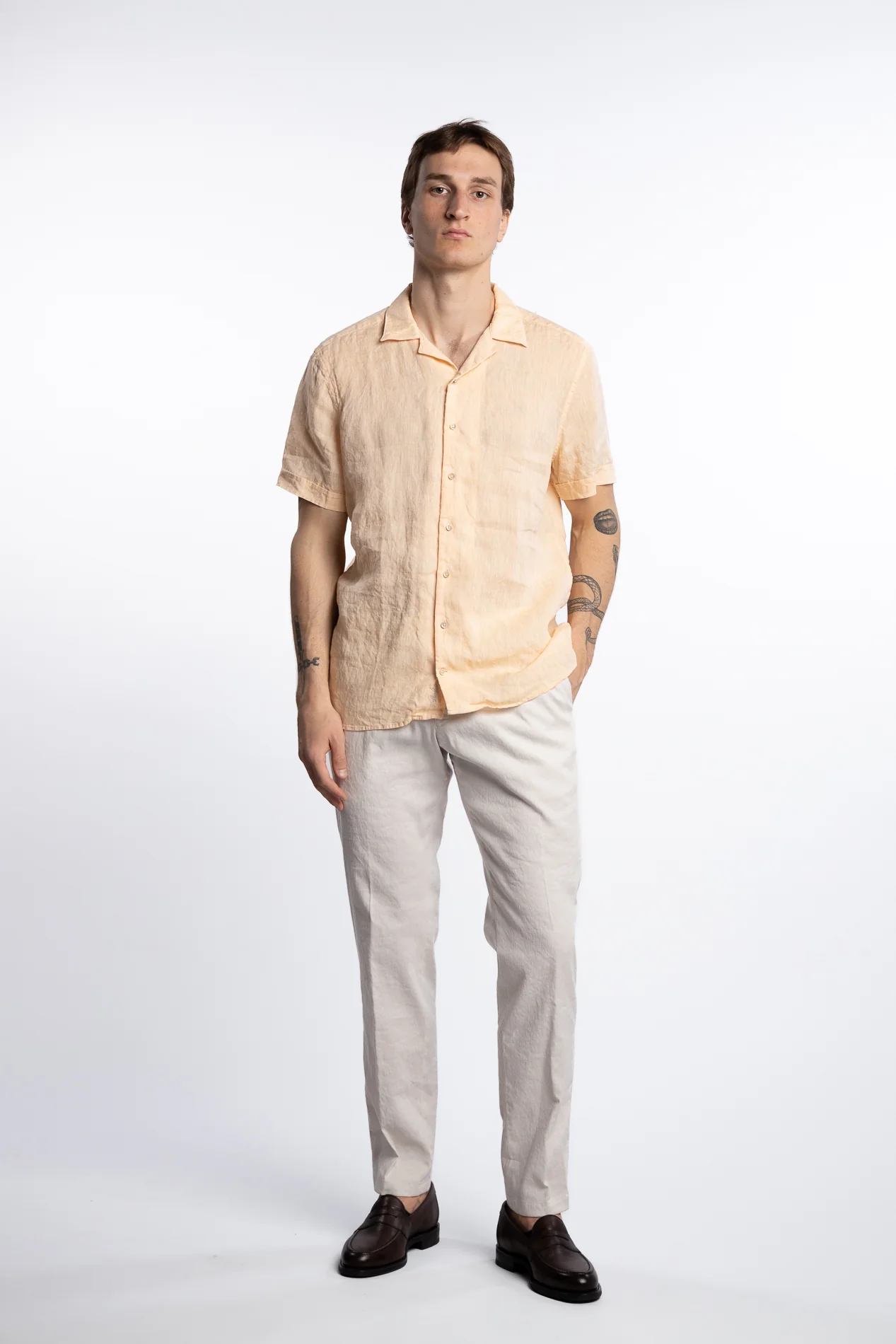 Fitted Body Linen Shortsleeve Shirt - Image 2