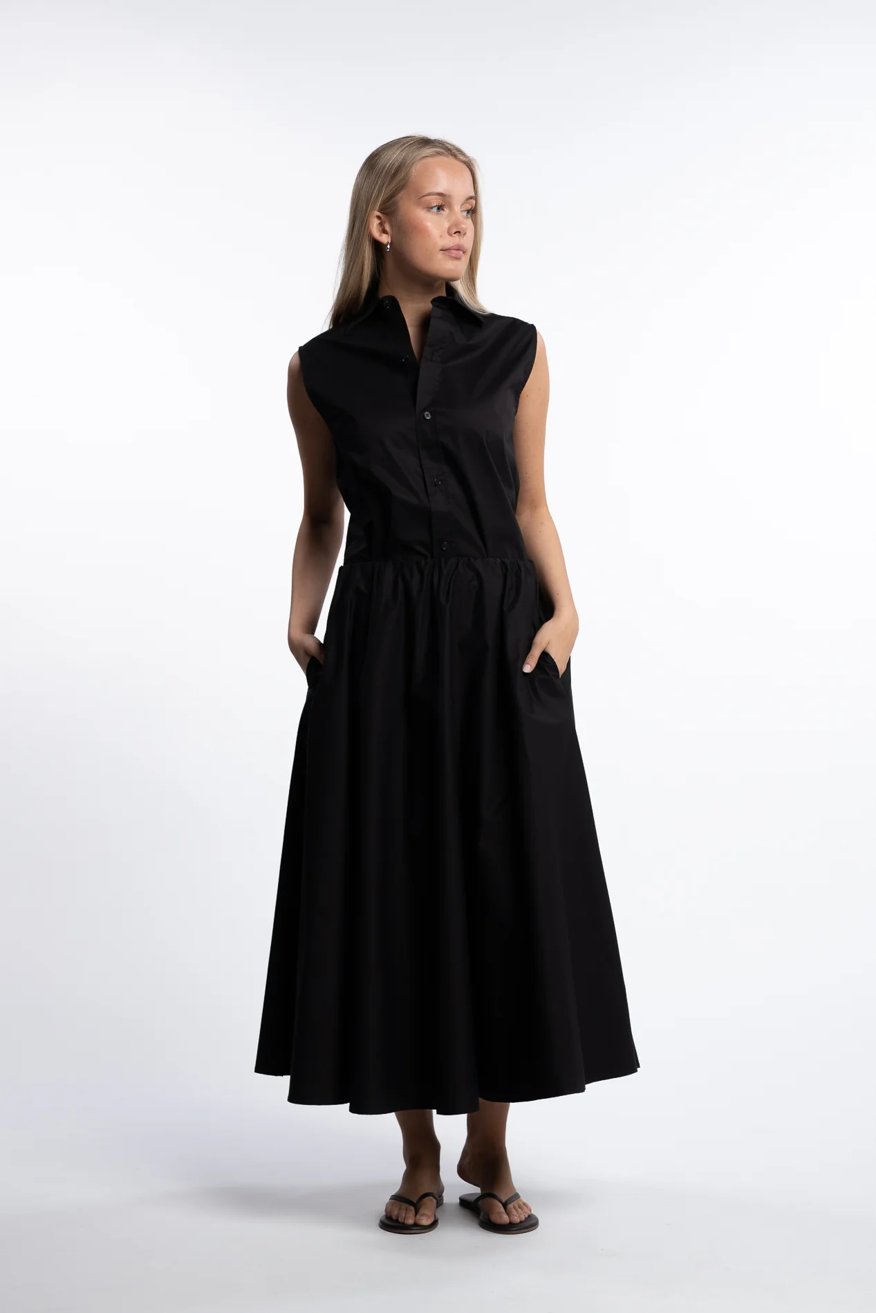 Sleeveless Coastal Shirt- Jet Black - Image 2