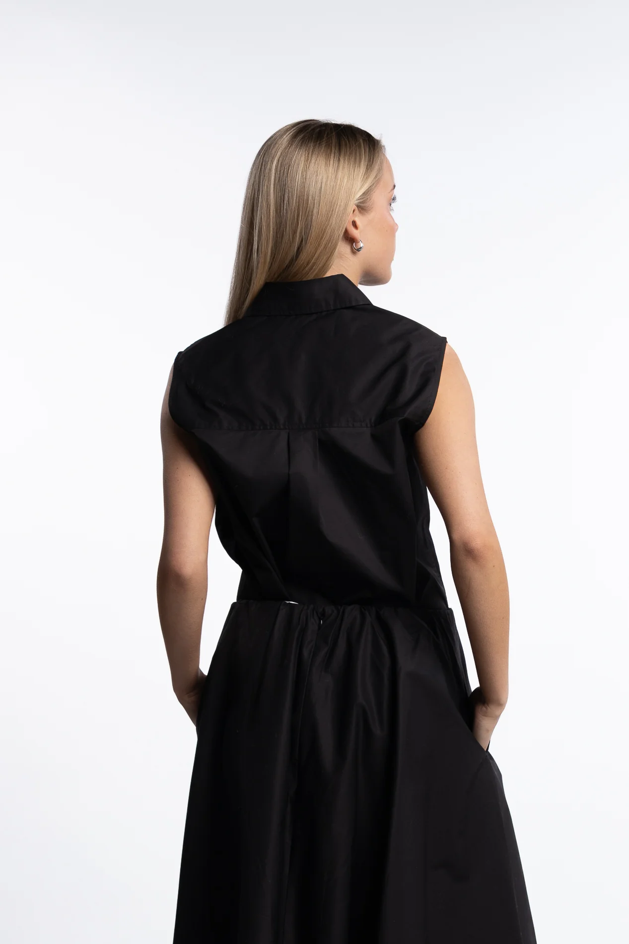 Sleeveless Coastal Shirt- Jet Black - Image 4