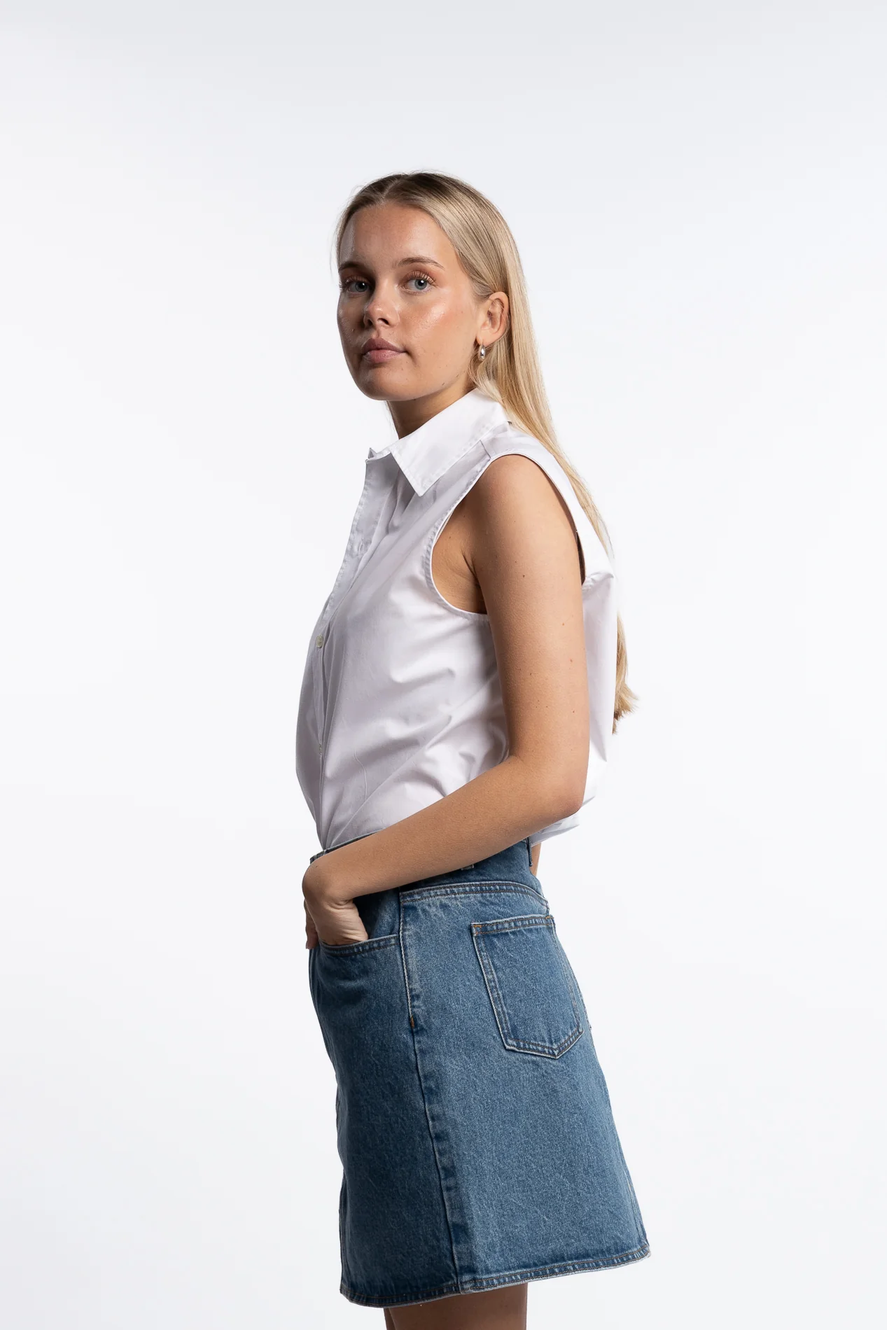 Sleeveless Coastal Shirt- Bright White - Image 4