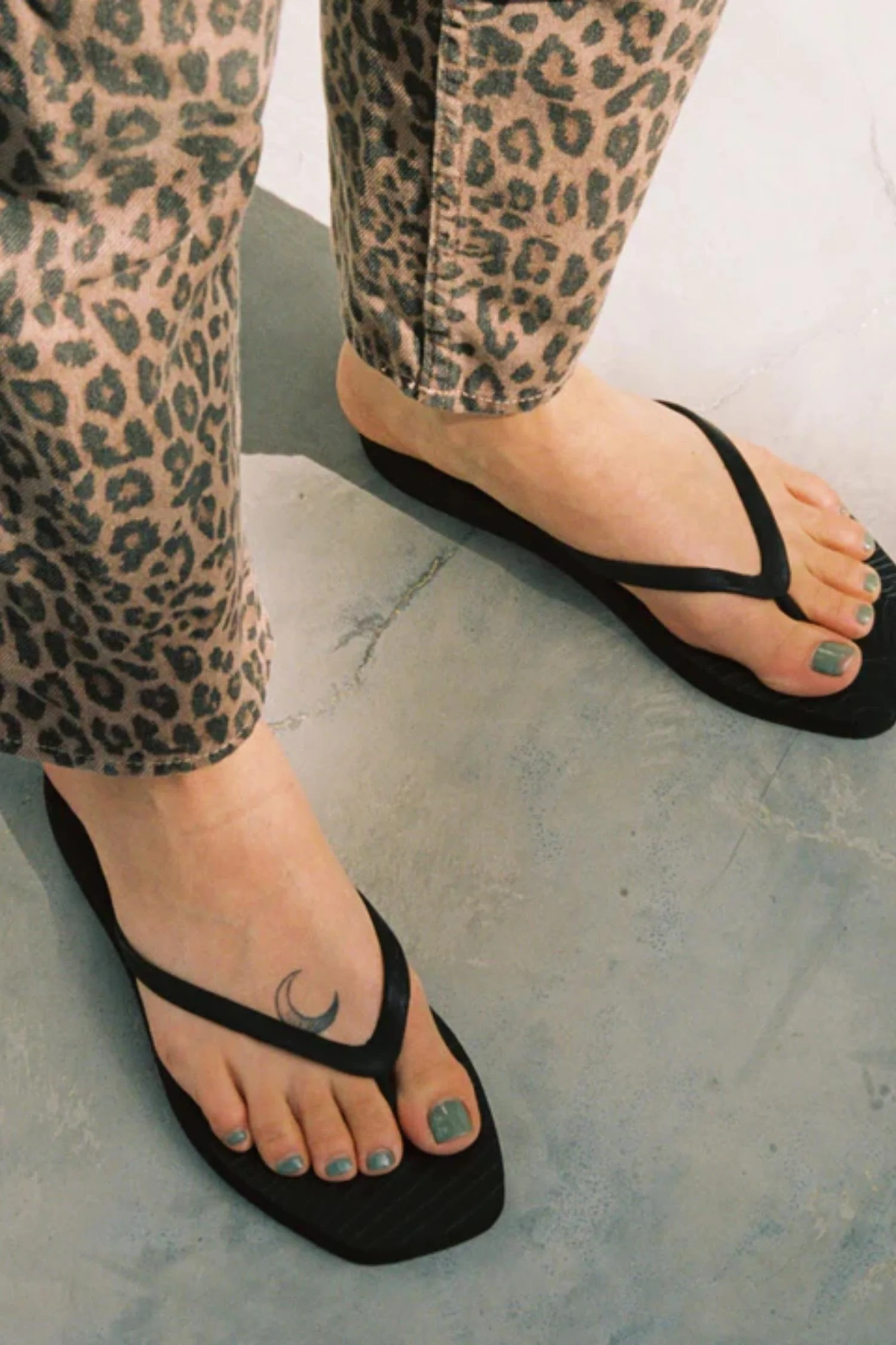 Tapered Black Flip Flop - Image 2