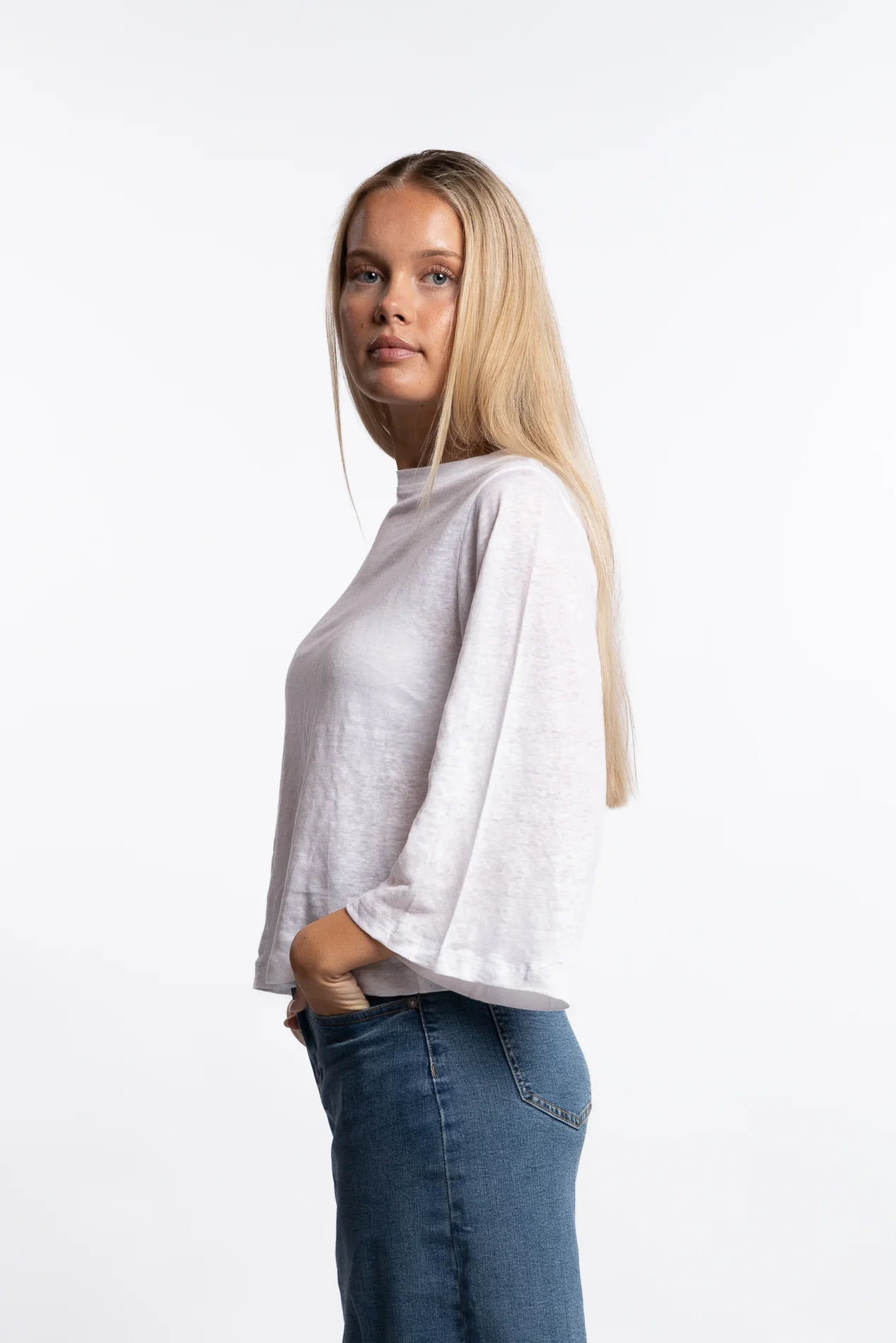 Heli Linen Tee - White - Image 5