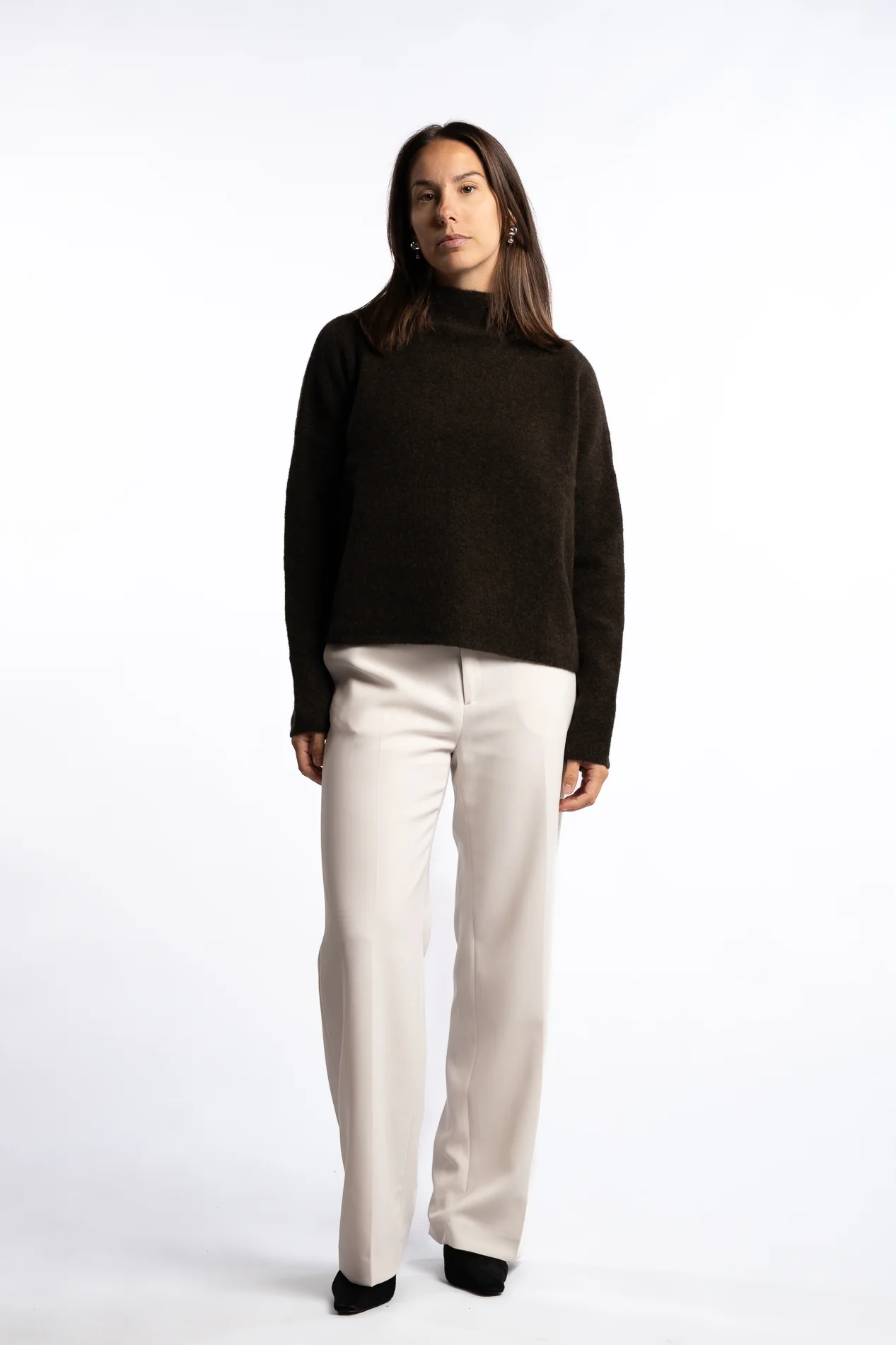 Mika Yak Funnelneck Sweater- Dark khaki green - Image 4