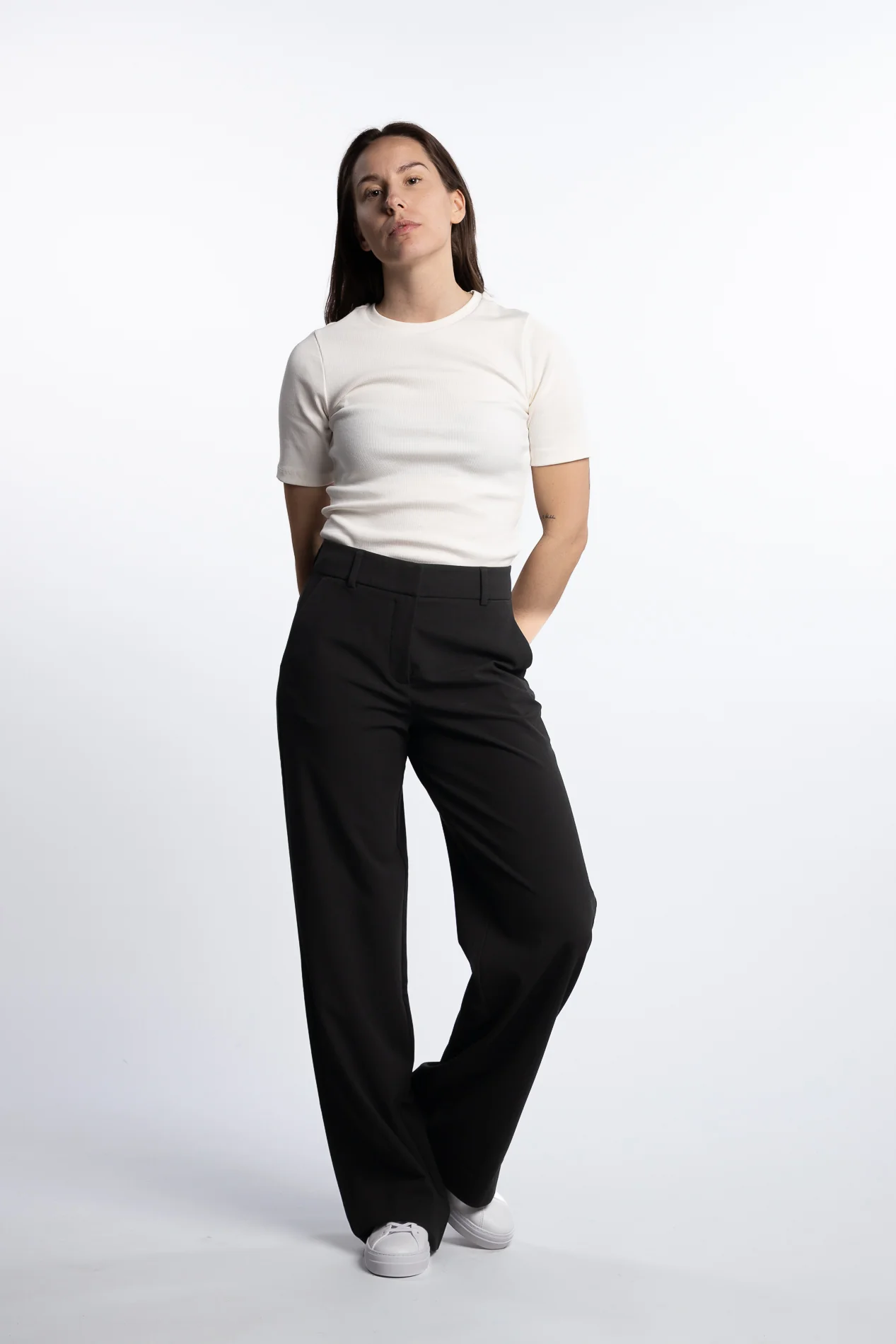 DenaFV Regular - Black - Image 2