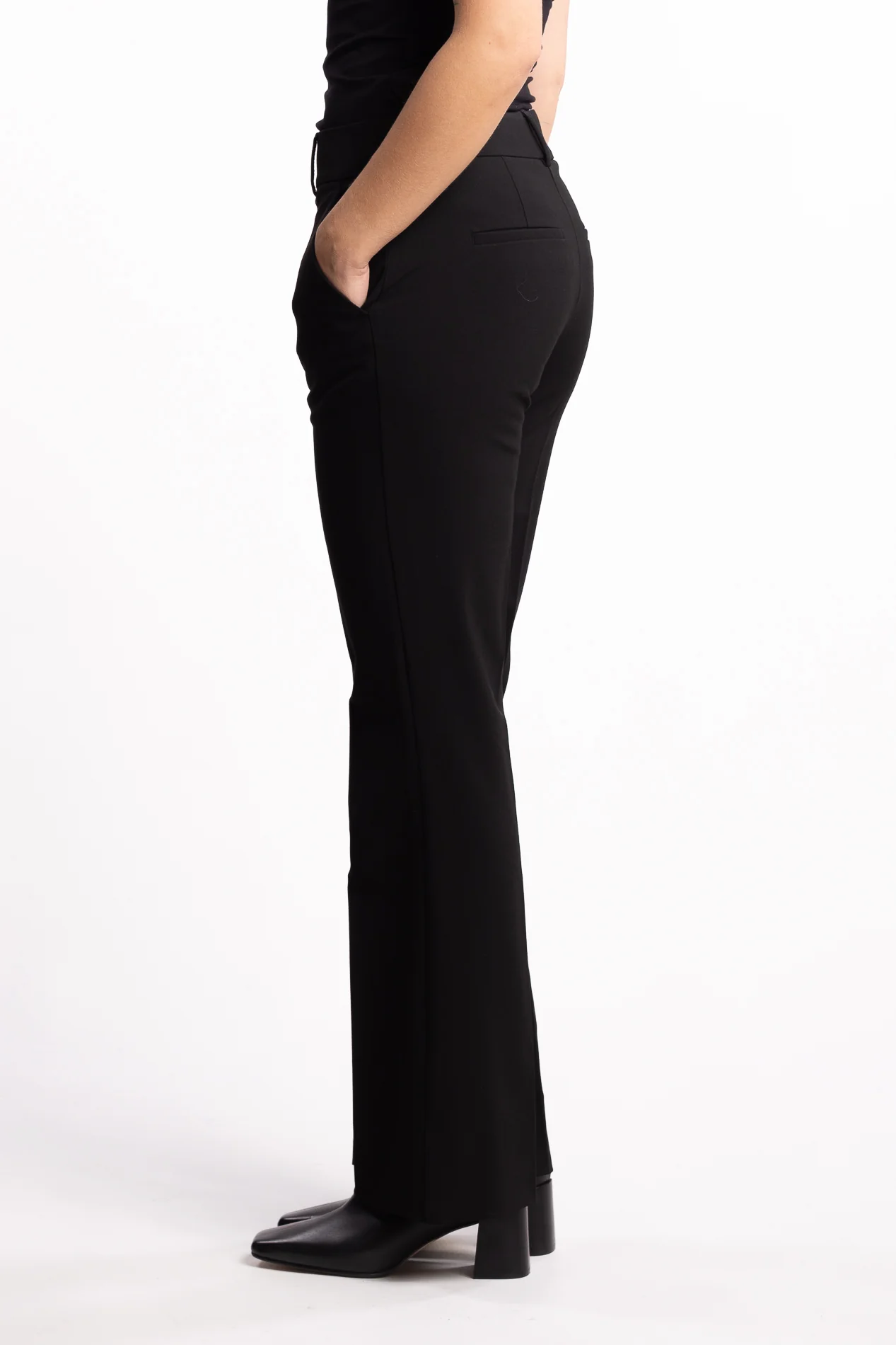 ClaraFV Regular - Black - Image 2