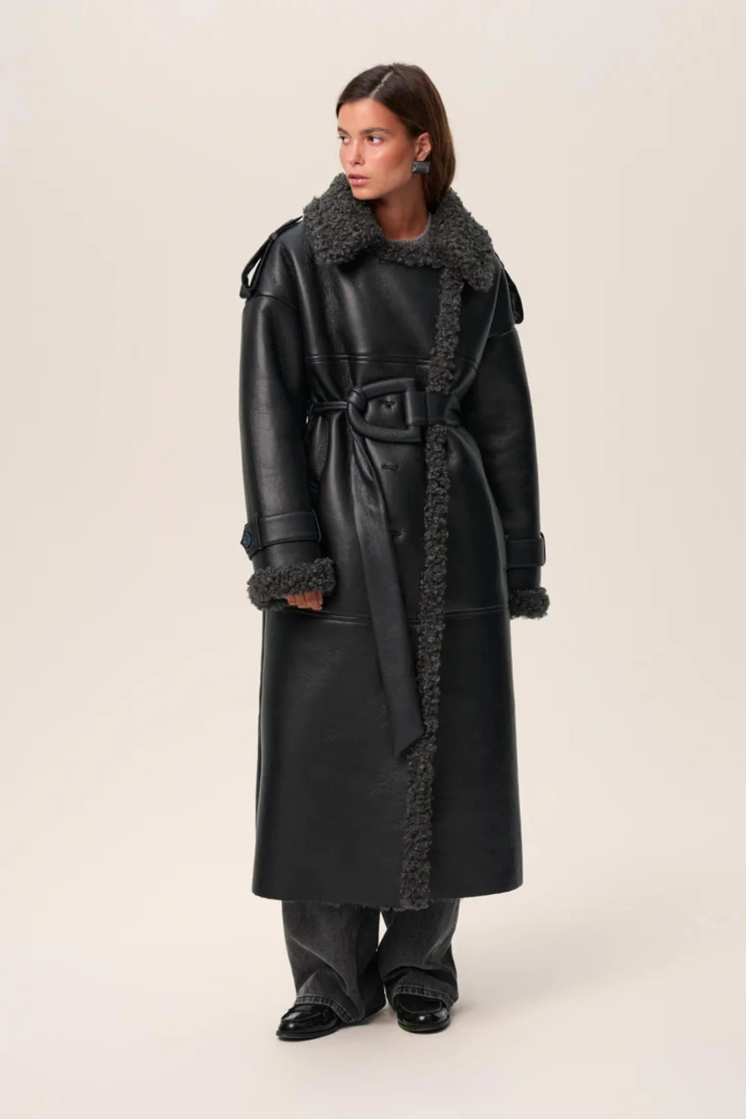 Manchester Coat- Black - Image 10