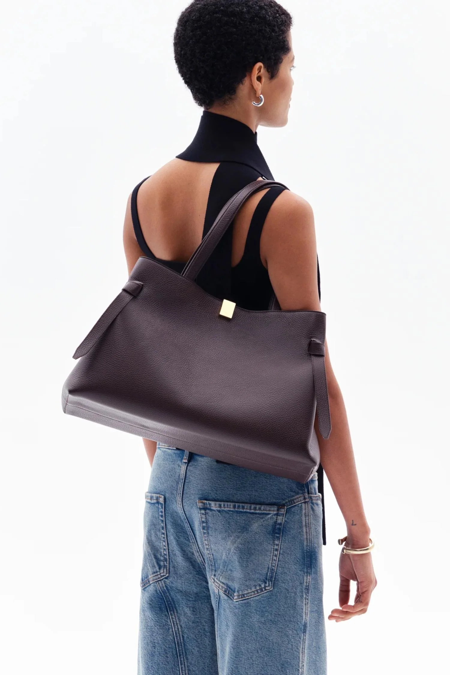 Gyoza Tote- Espresso Pebble Grain Leather - Image 3