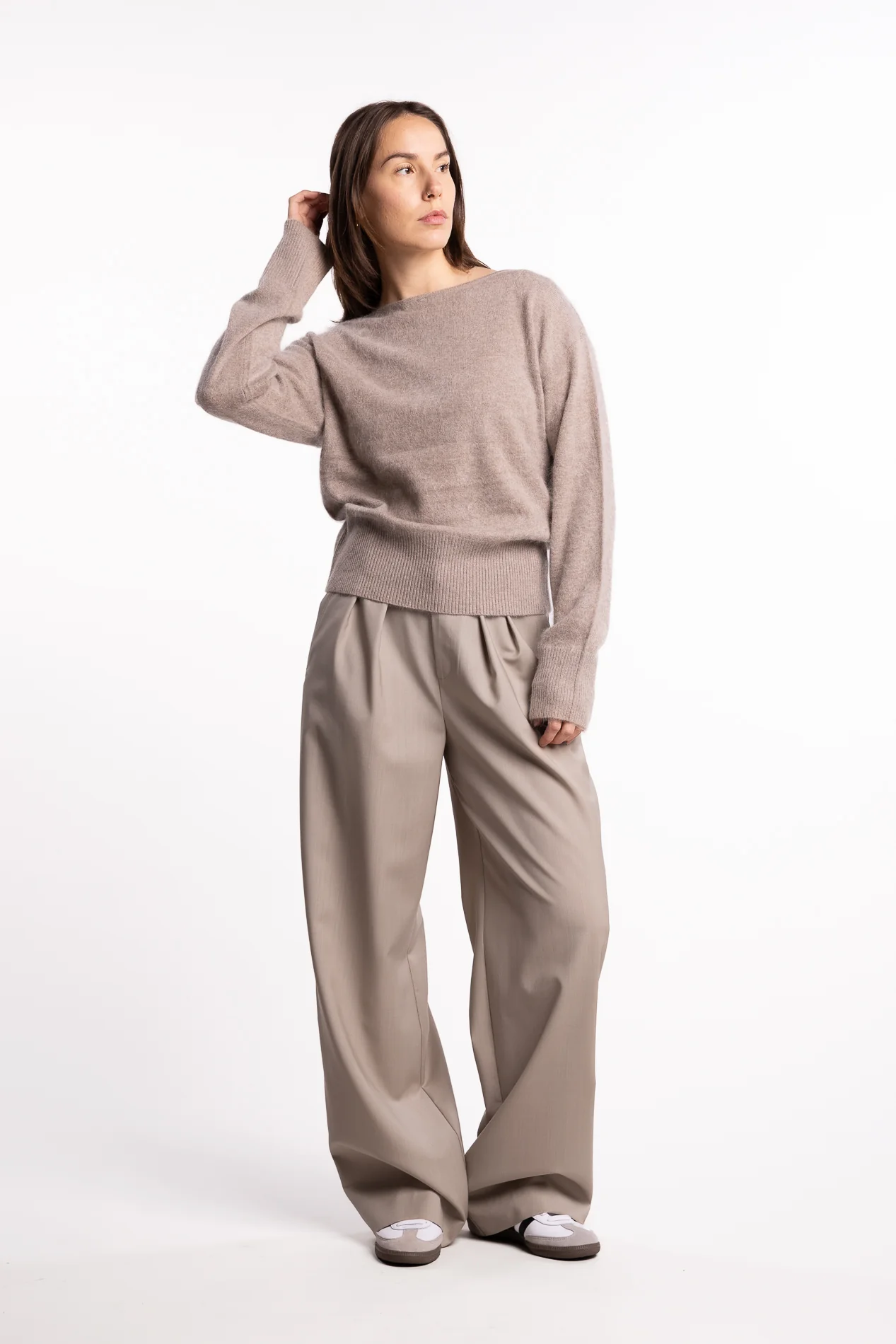 Cloud Knit- Taupe - Image 4