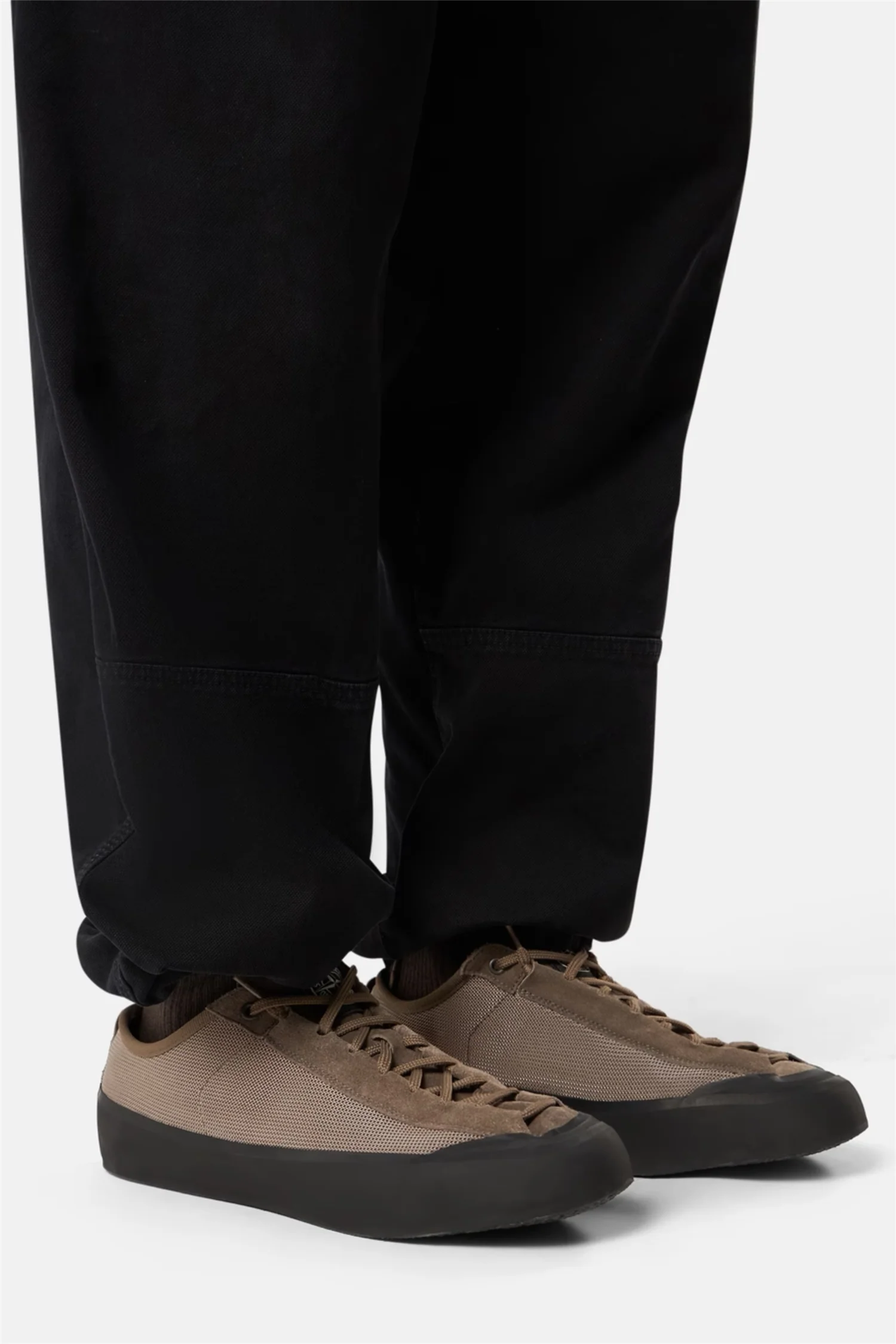 100010 Low-top Trainer With Compass Patch Brown - Image 5