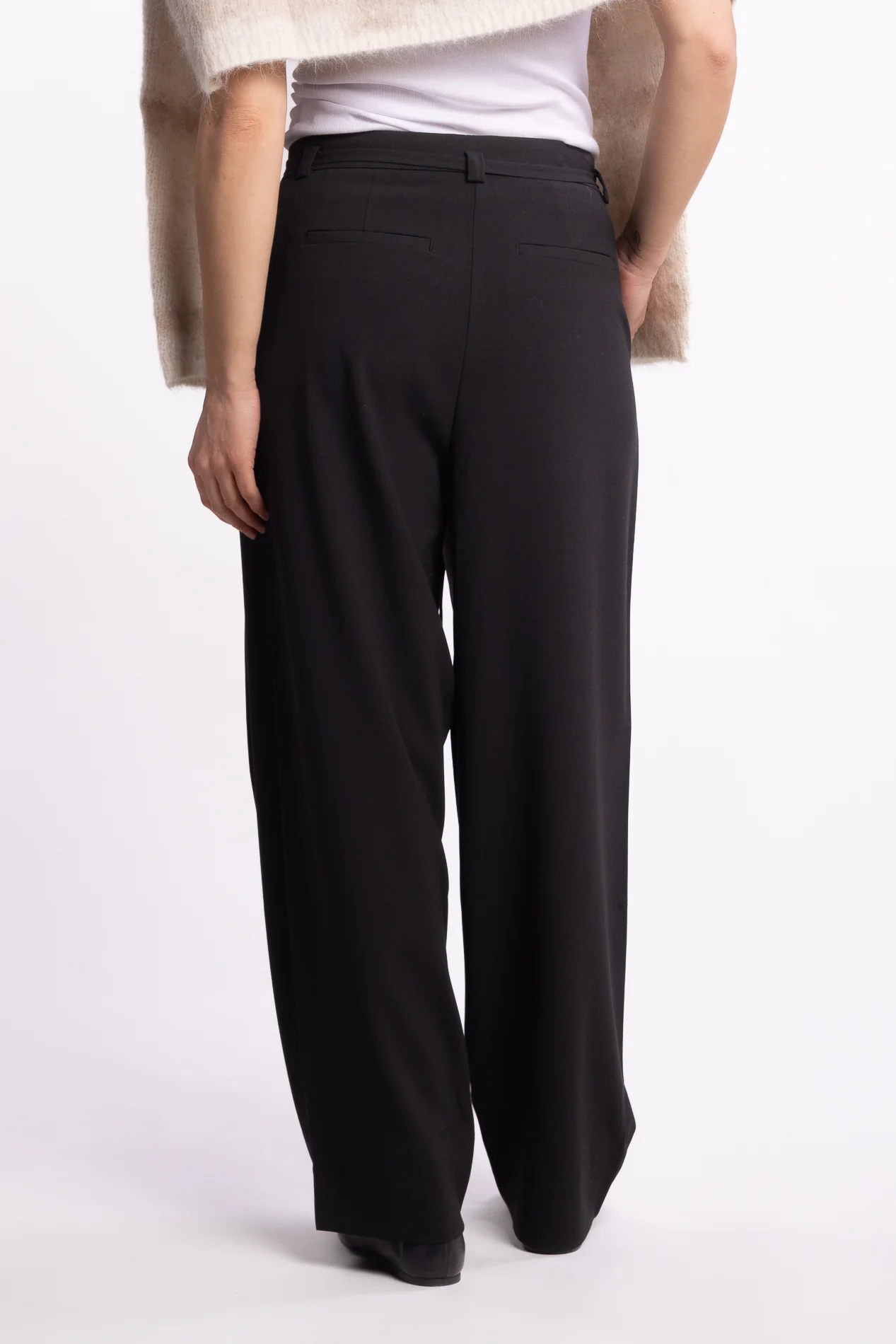 LanaFV - 285 Black Regular - Image 5