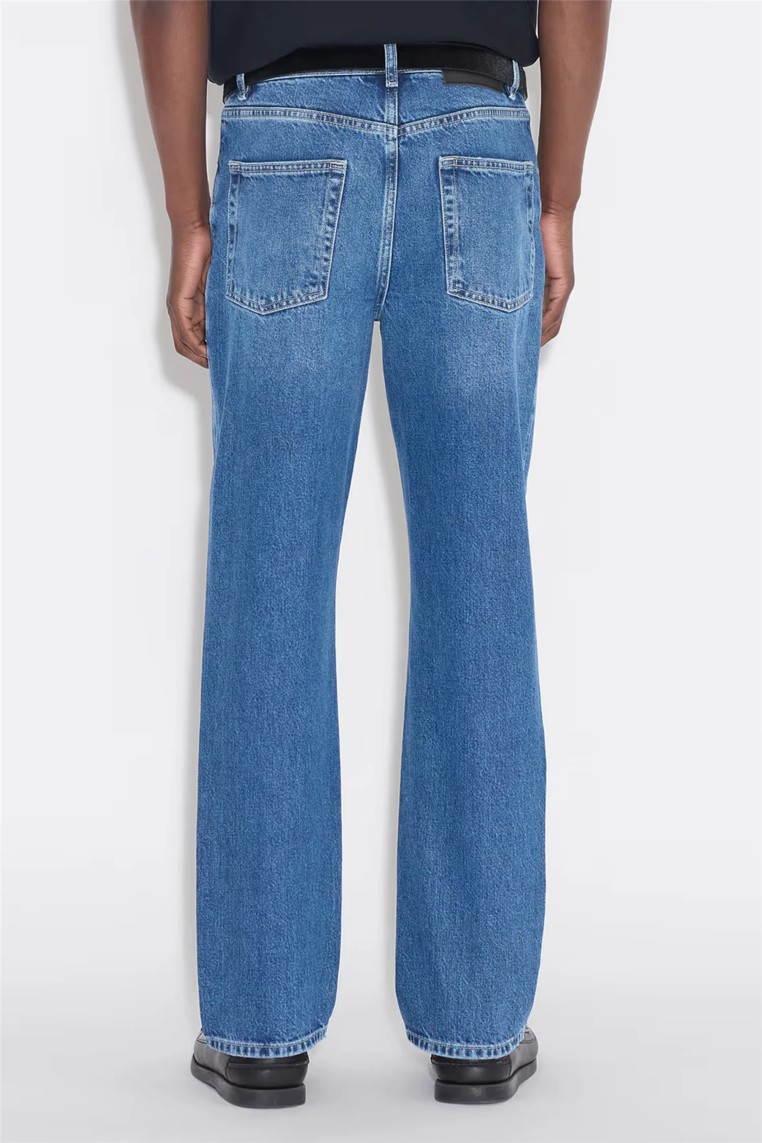 Slim-Fit Tapered Jeans Blue - Image 4