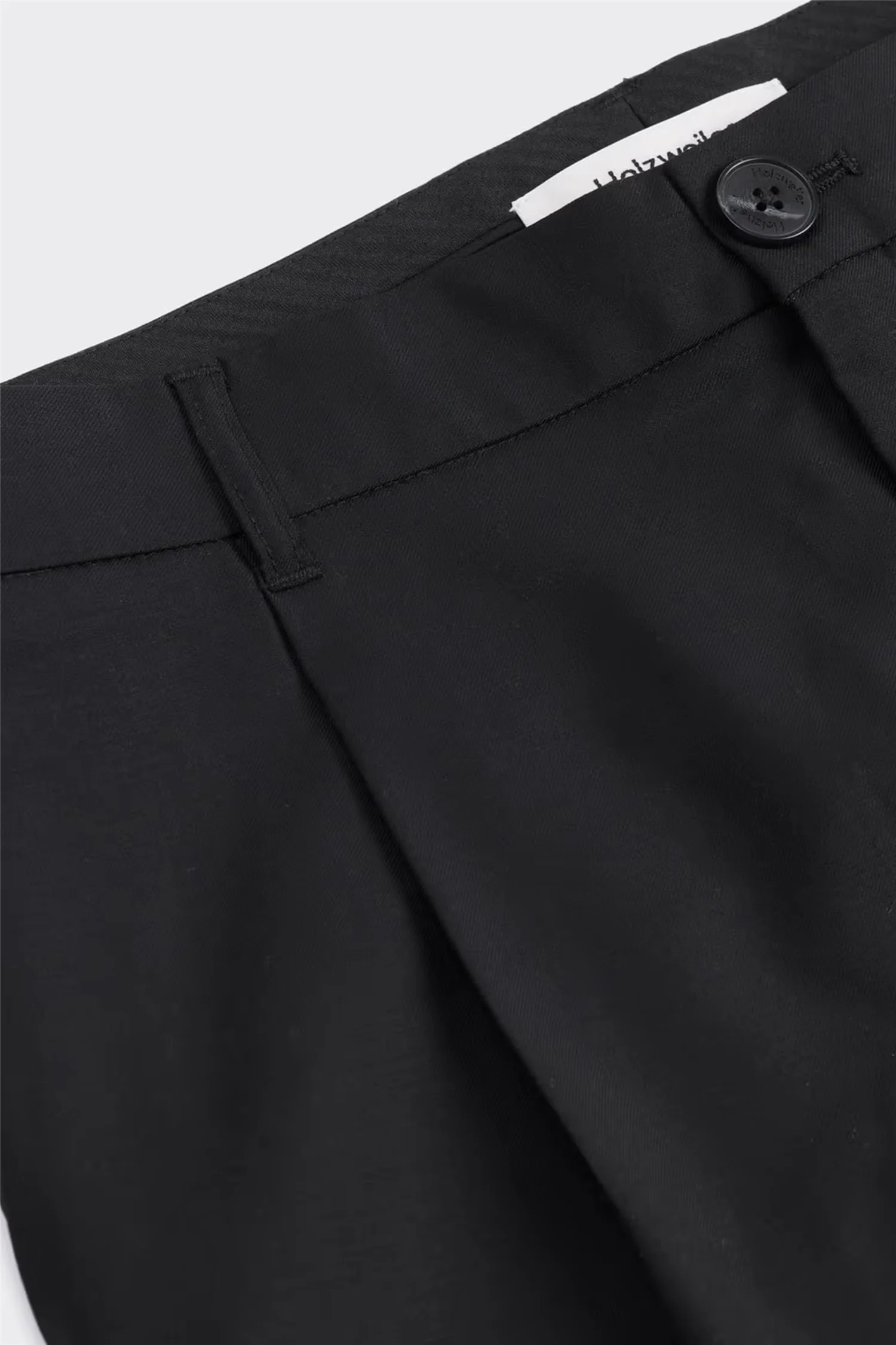 Wool Pleat Shorts Black - Image 4