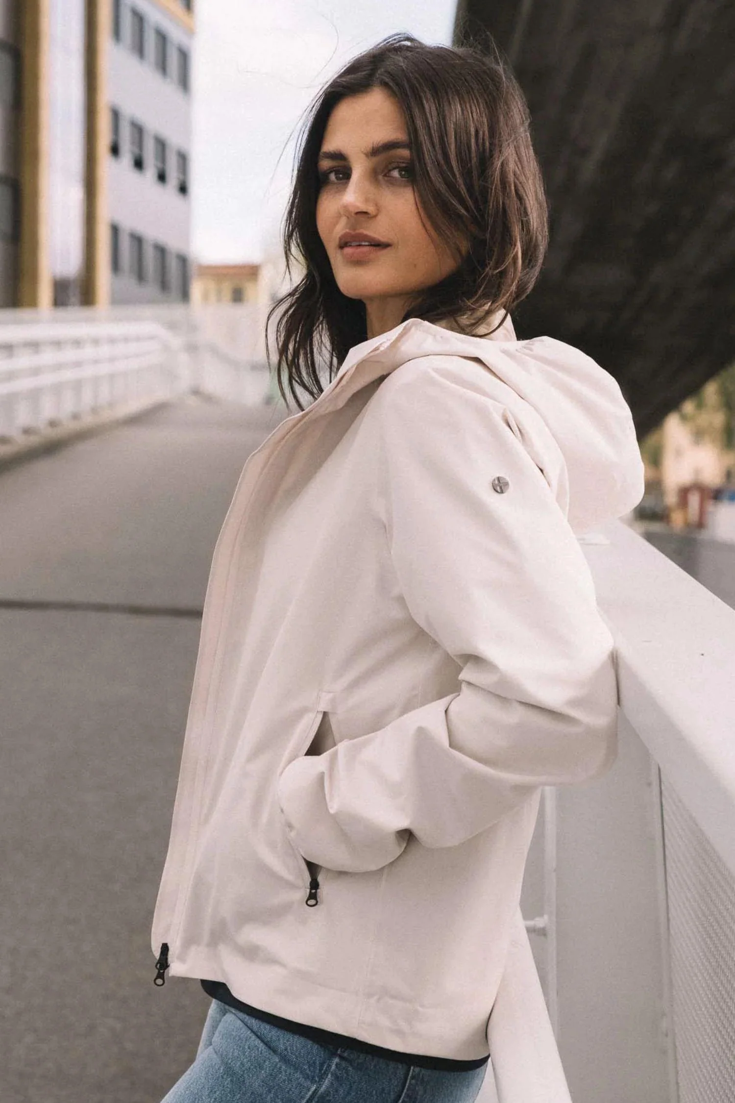 Veil II- Neutral White - Image 3