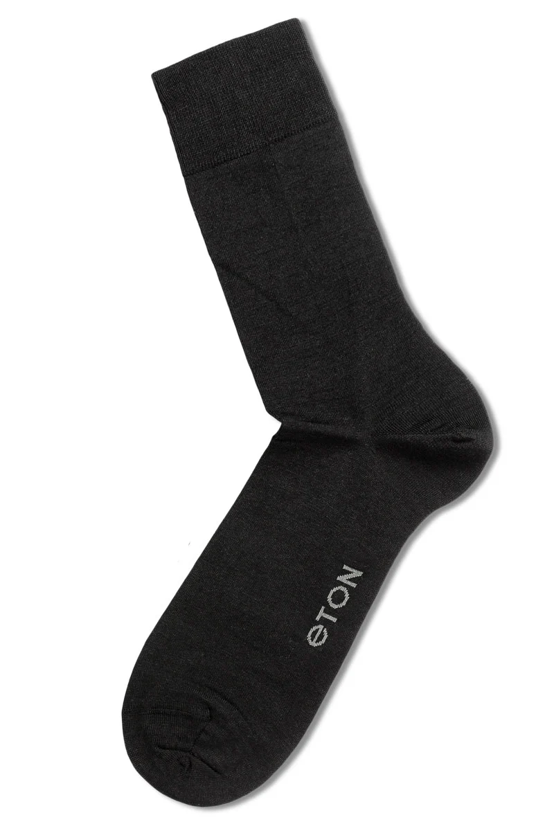 Fine Wool Plain Black - Image 2