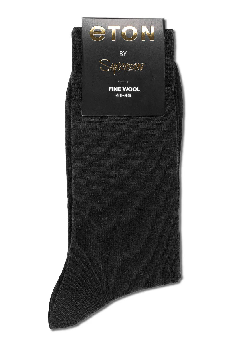 Fine Wool Plain Black - Image 3