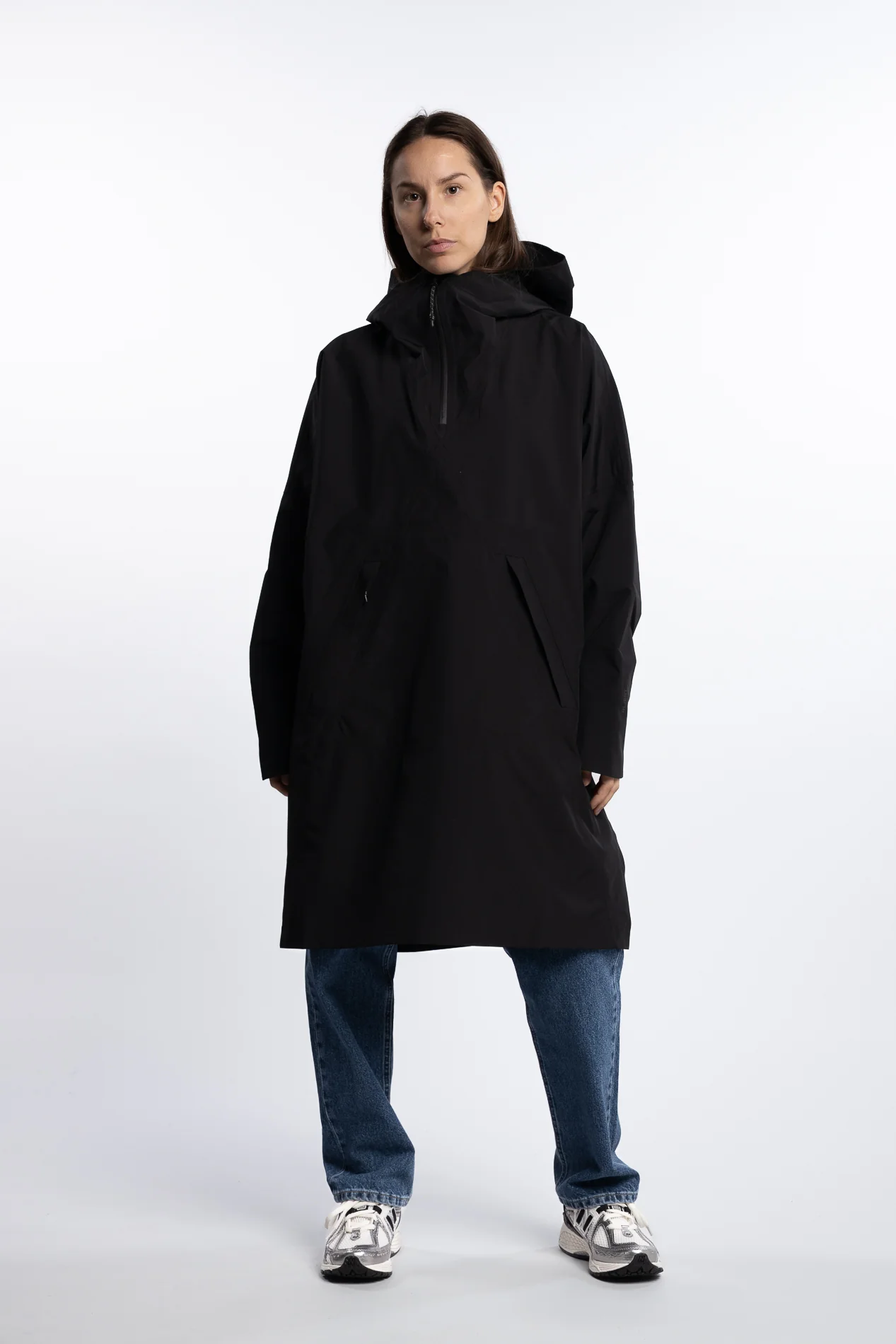 Aalesund Poncho - Black - Image 3