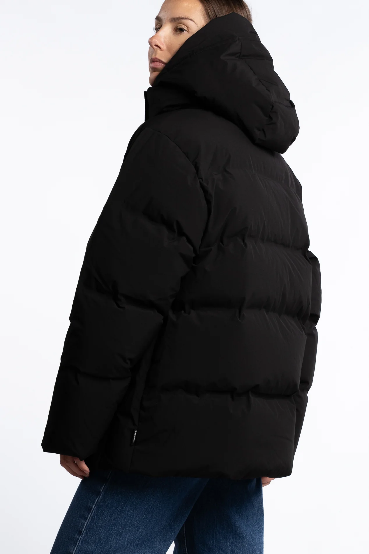Besseggen Down Jacket- Black - Image 2