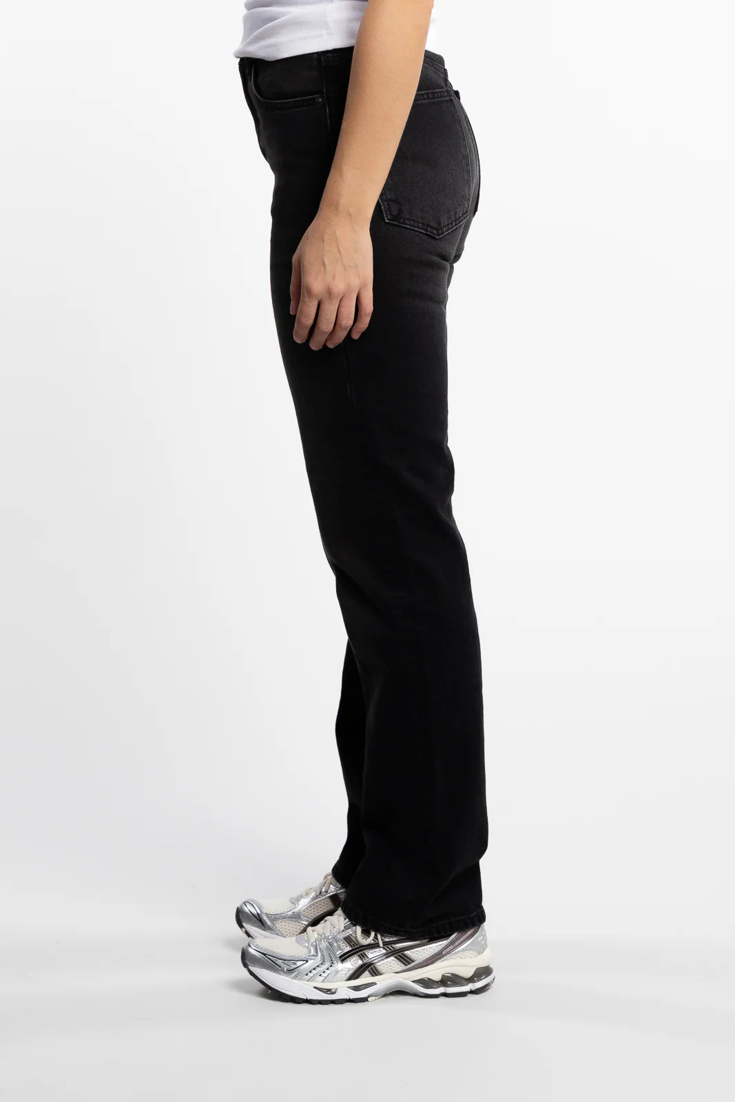 W Regular Jeans- Black Washed - Image 2