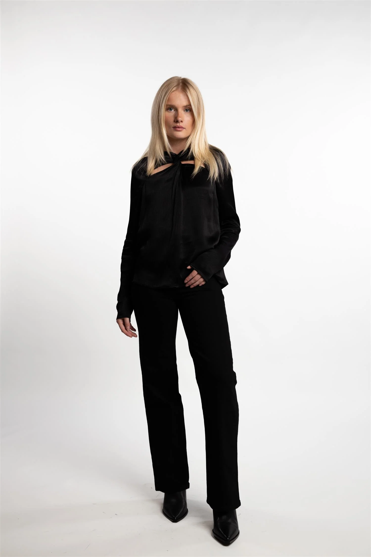 Rana Blouse- Black - Image 4